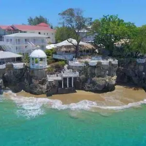 Gorgeous 1 Bedroom-condo With Free Parking On Site Apartment